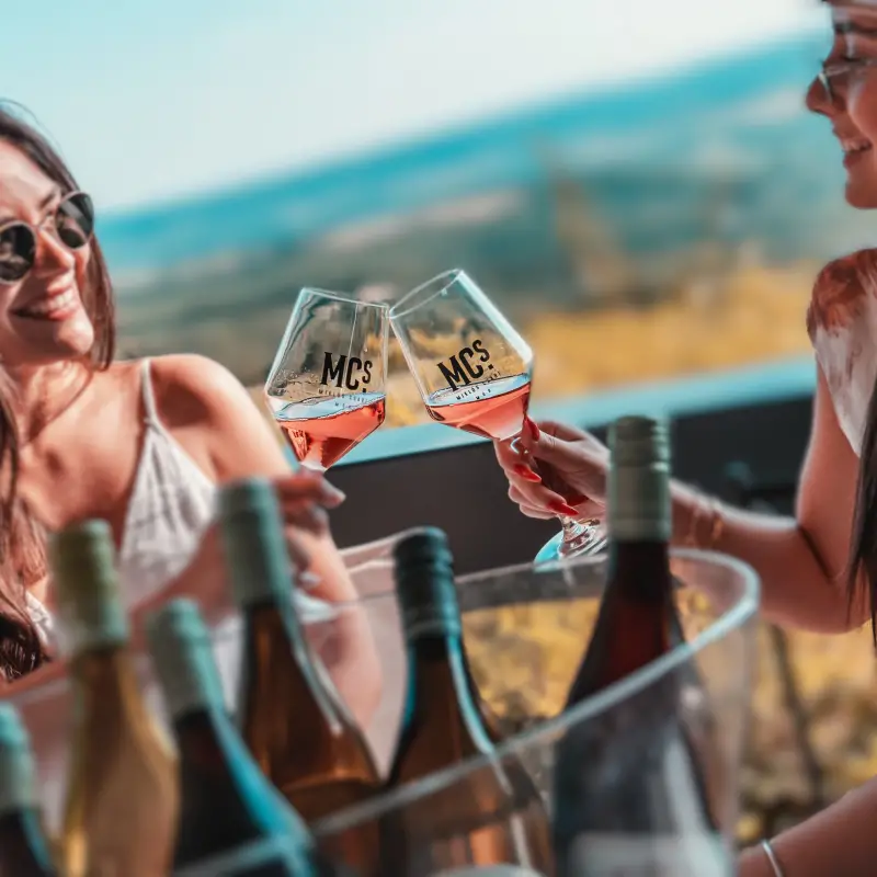 Miért pont nálunk? Miért pont nálunk?